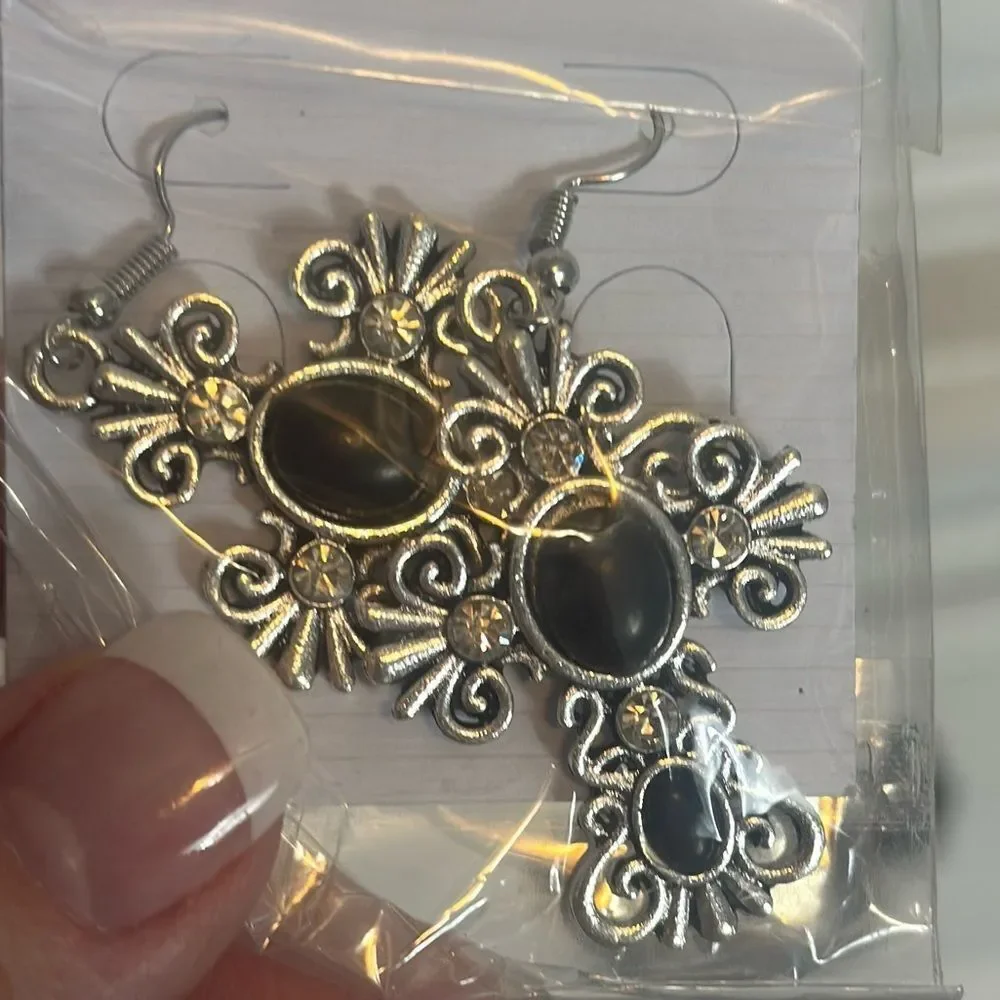‎Stone Cross Earrings